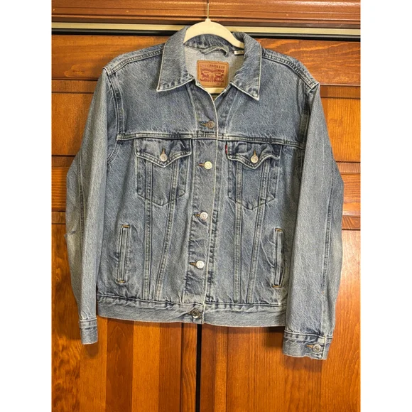 Small Levi's Women's Blue Denim Jacket - Picture 3 of 10